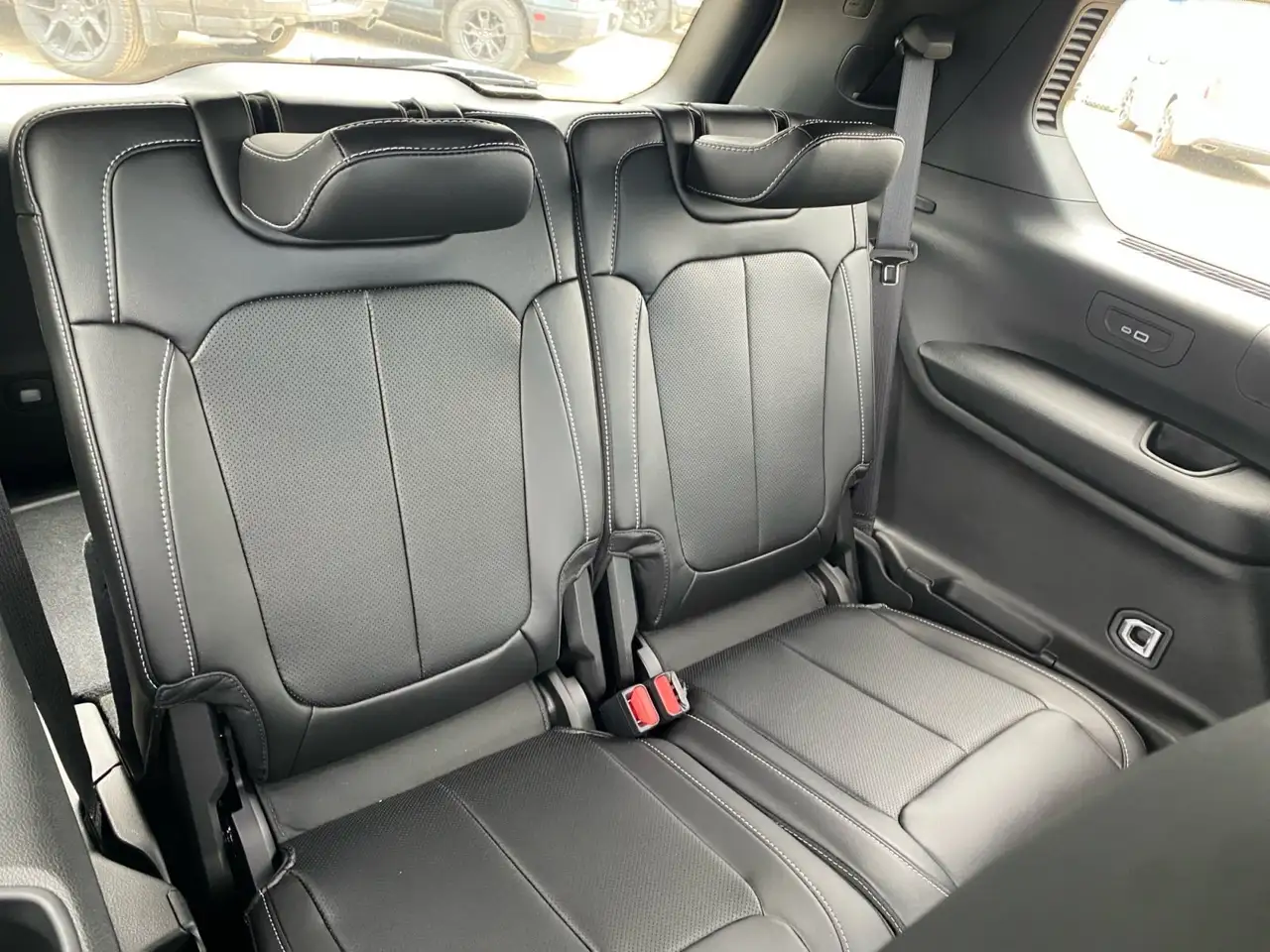 Jeep Grand Cherokee photo Jeep Grand Cherokee