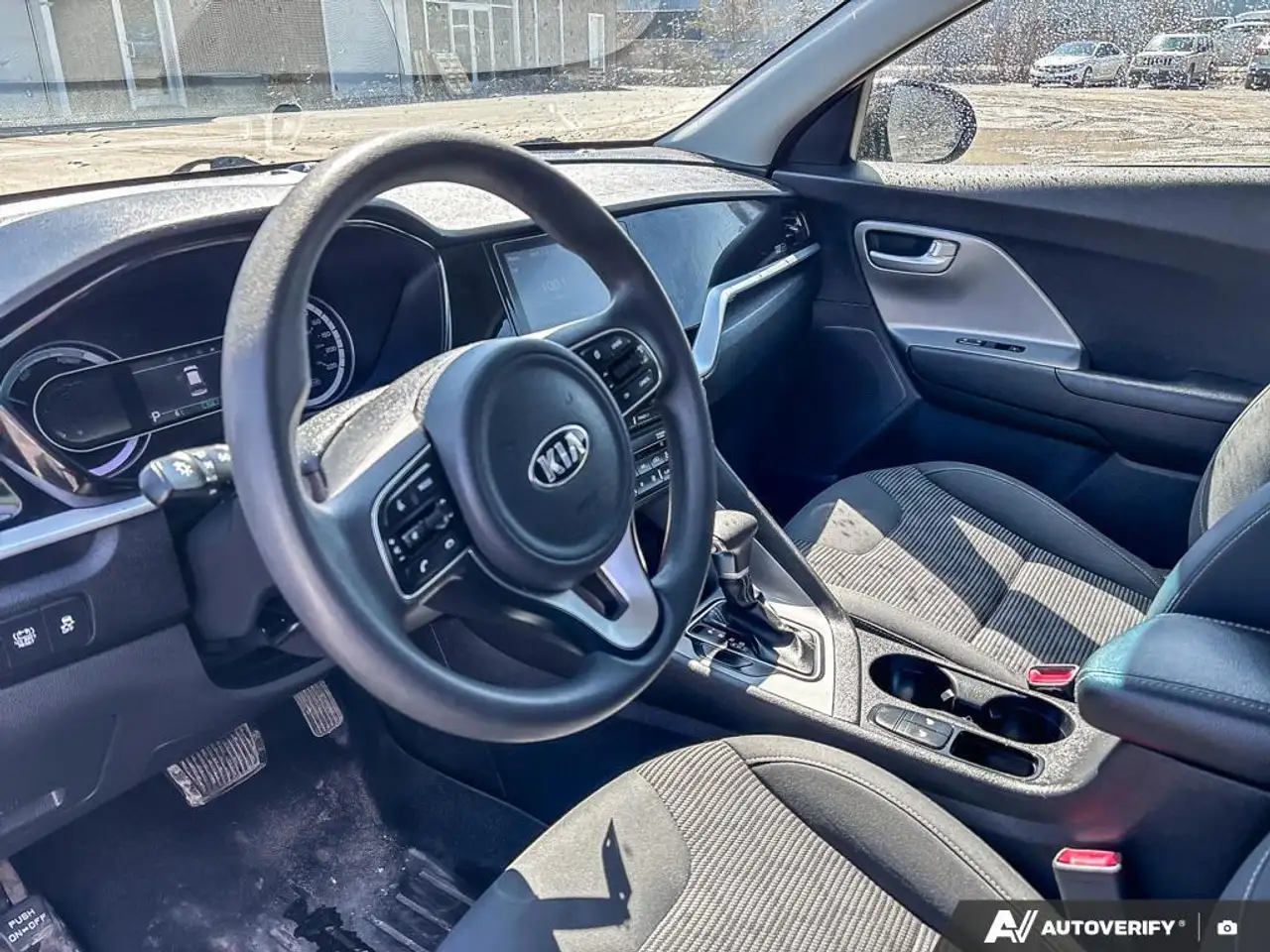 Kia Niro снимка Kia Niro
