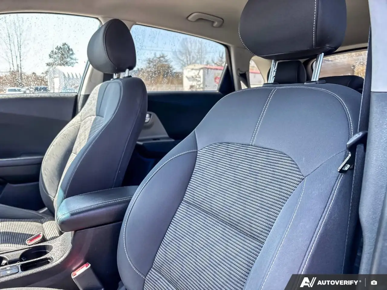 Kia Niro снимка Kia Niro