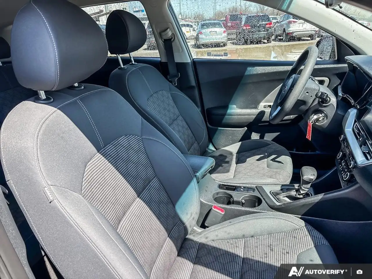 Kia Niro снимка Kia Niro