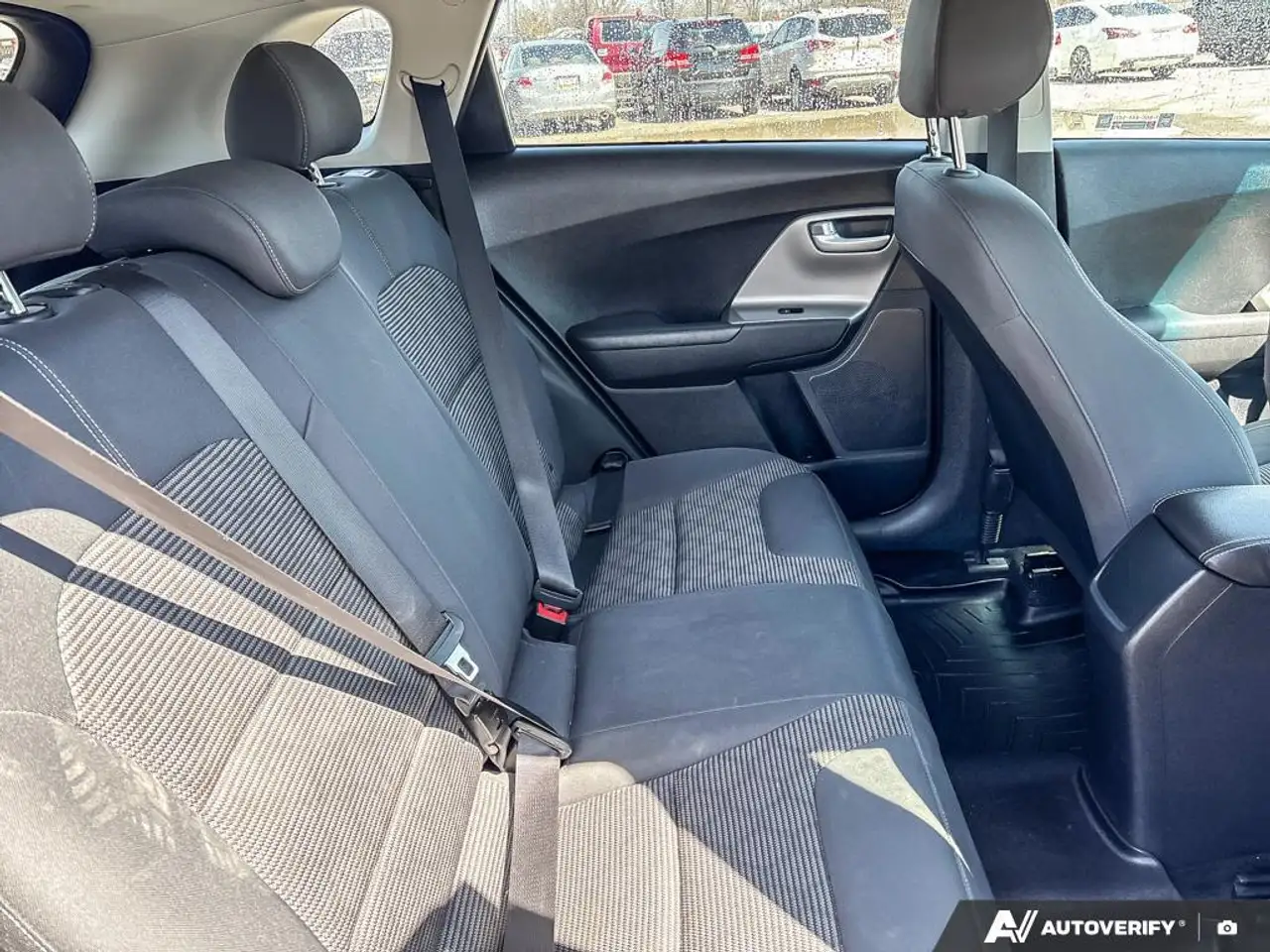Kia Niro снимка Kia Niro