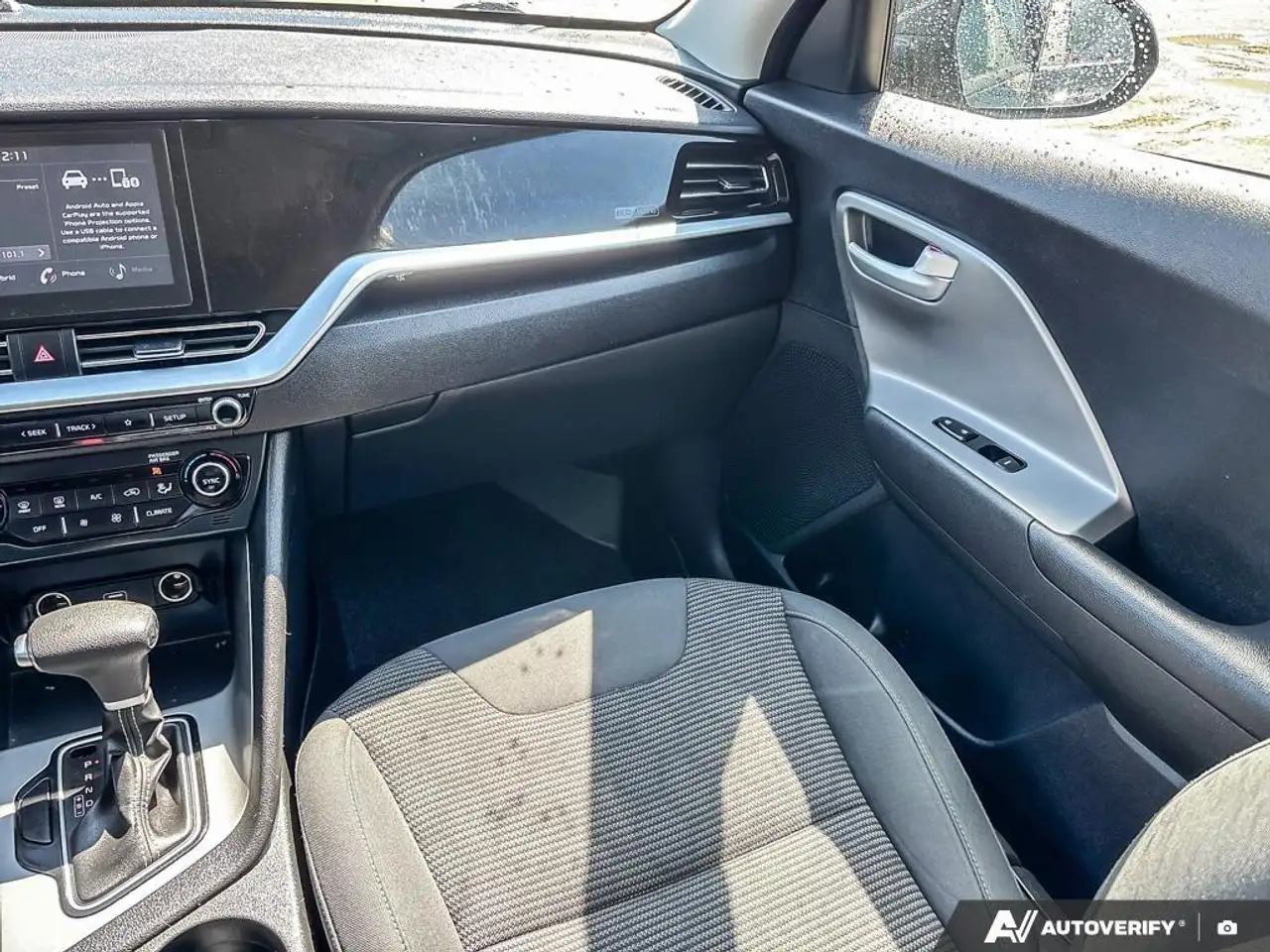 Kia Niro снимка Kia Niro
