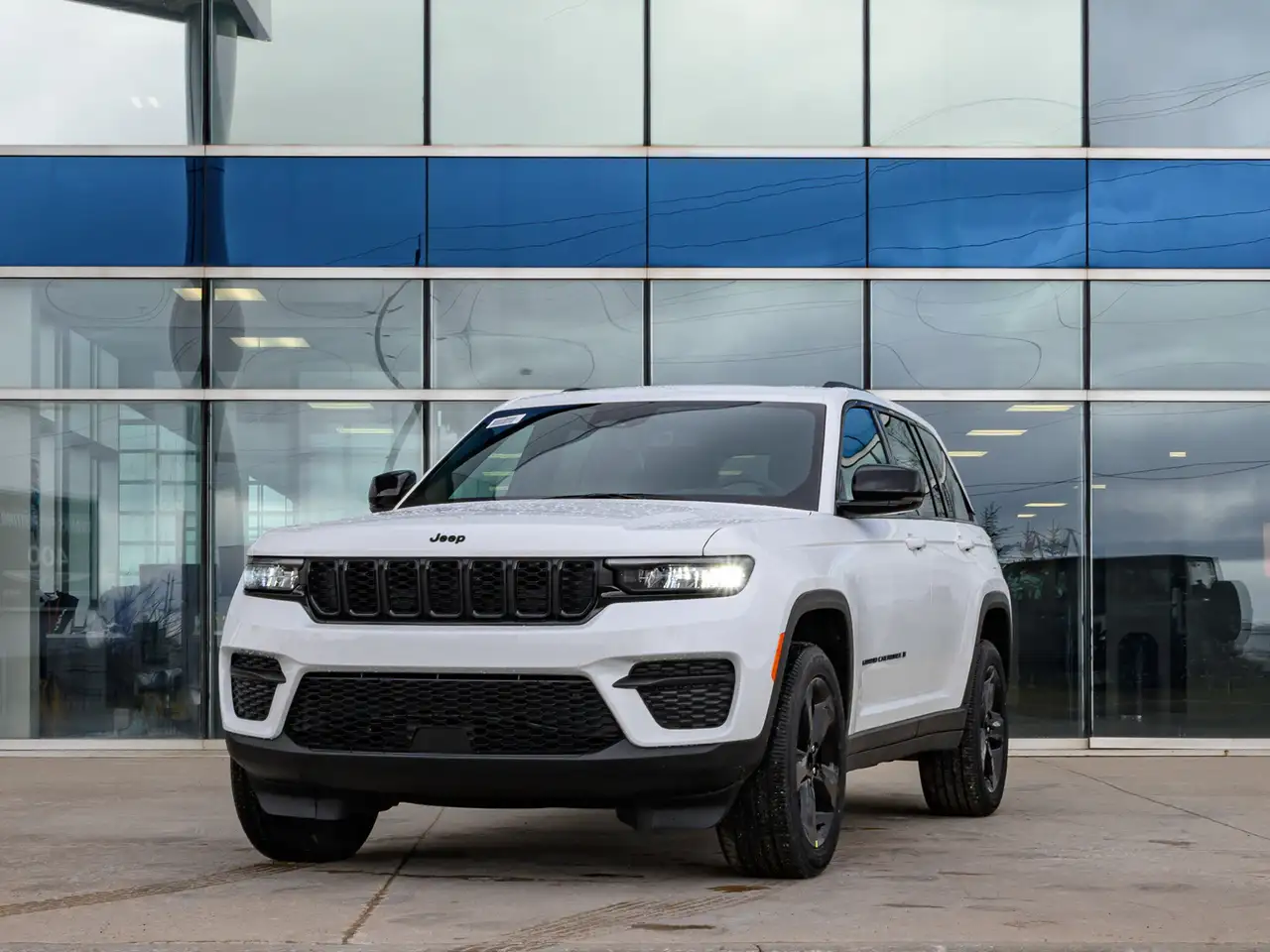 Jeep Grand Cherokee снимка Jeep Grand Cherokee