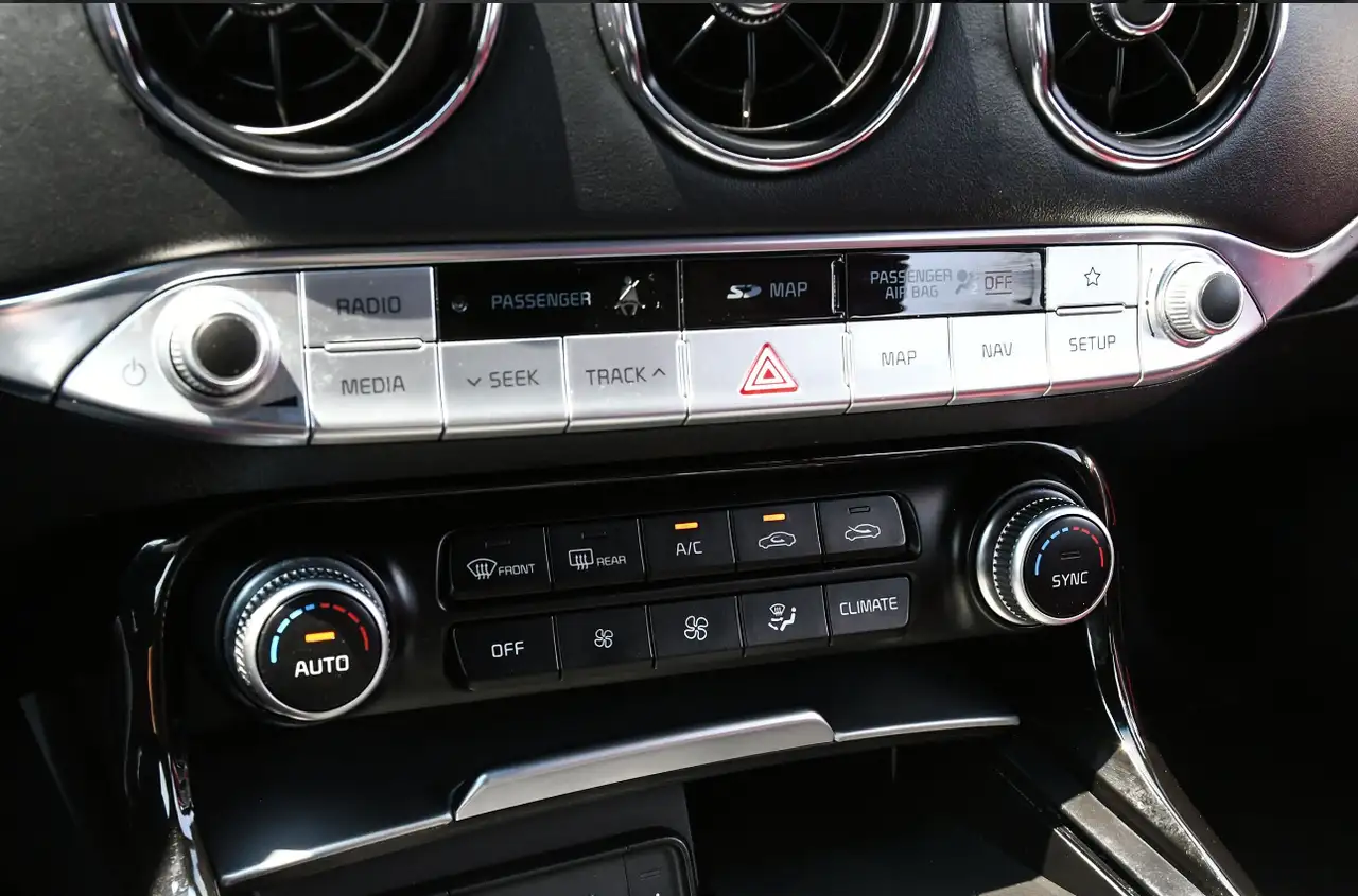 Kia Stinger photo Kia Stinger
