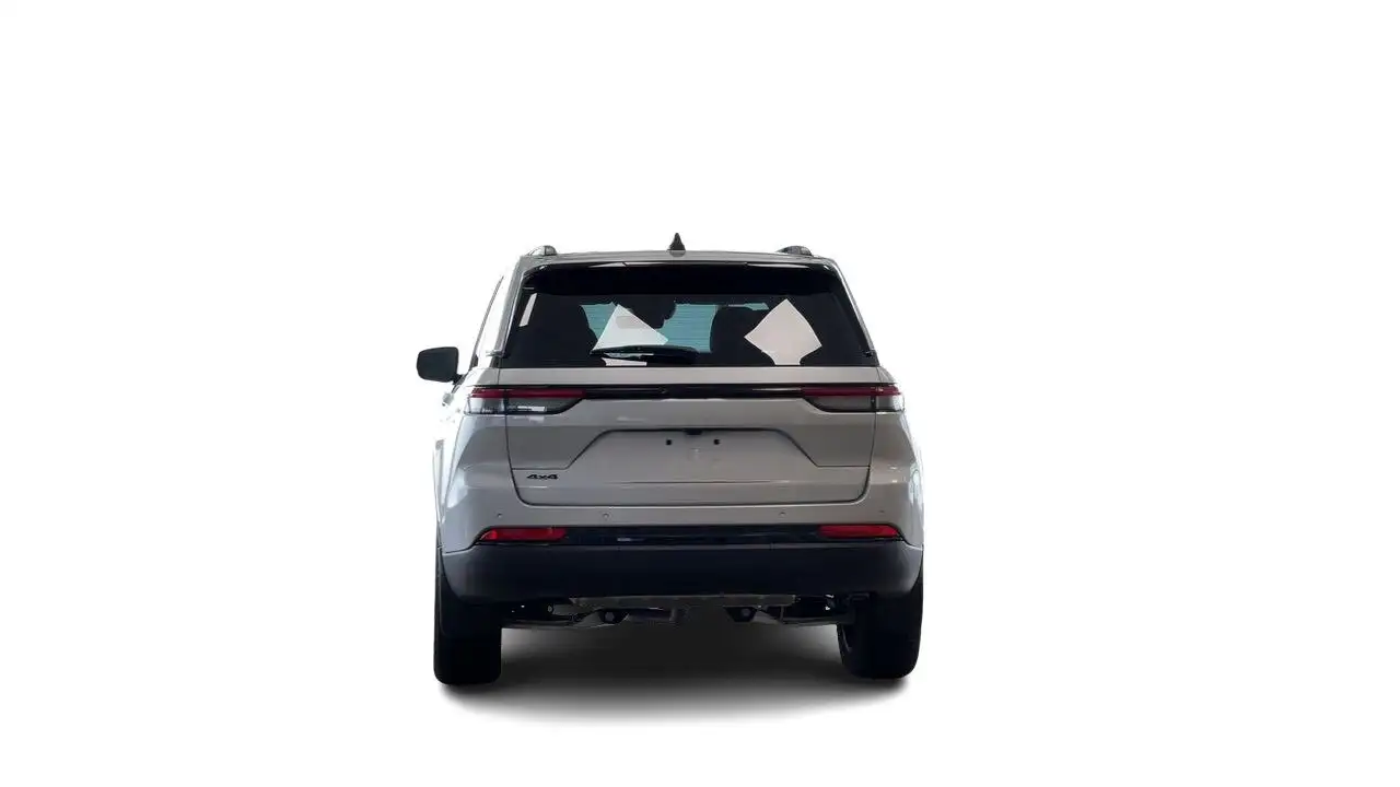 Jeep Grand Cherokee снимка Jeep Grand Cherokee