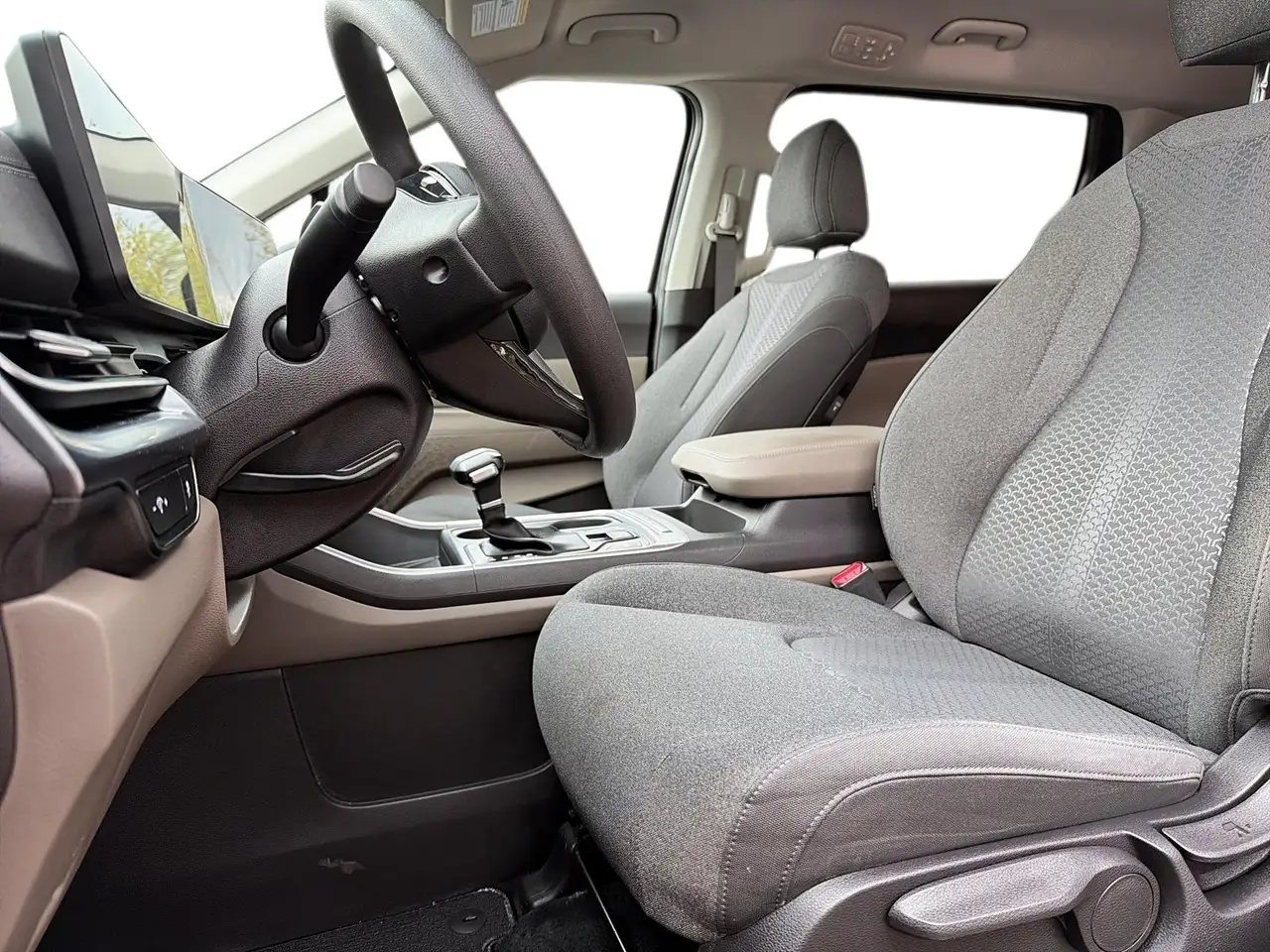 Kia Carnival снимка Kia Carnival