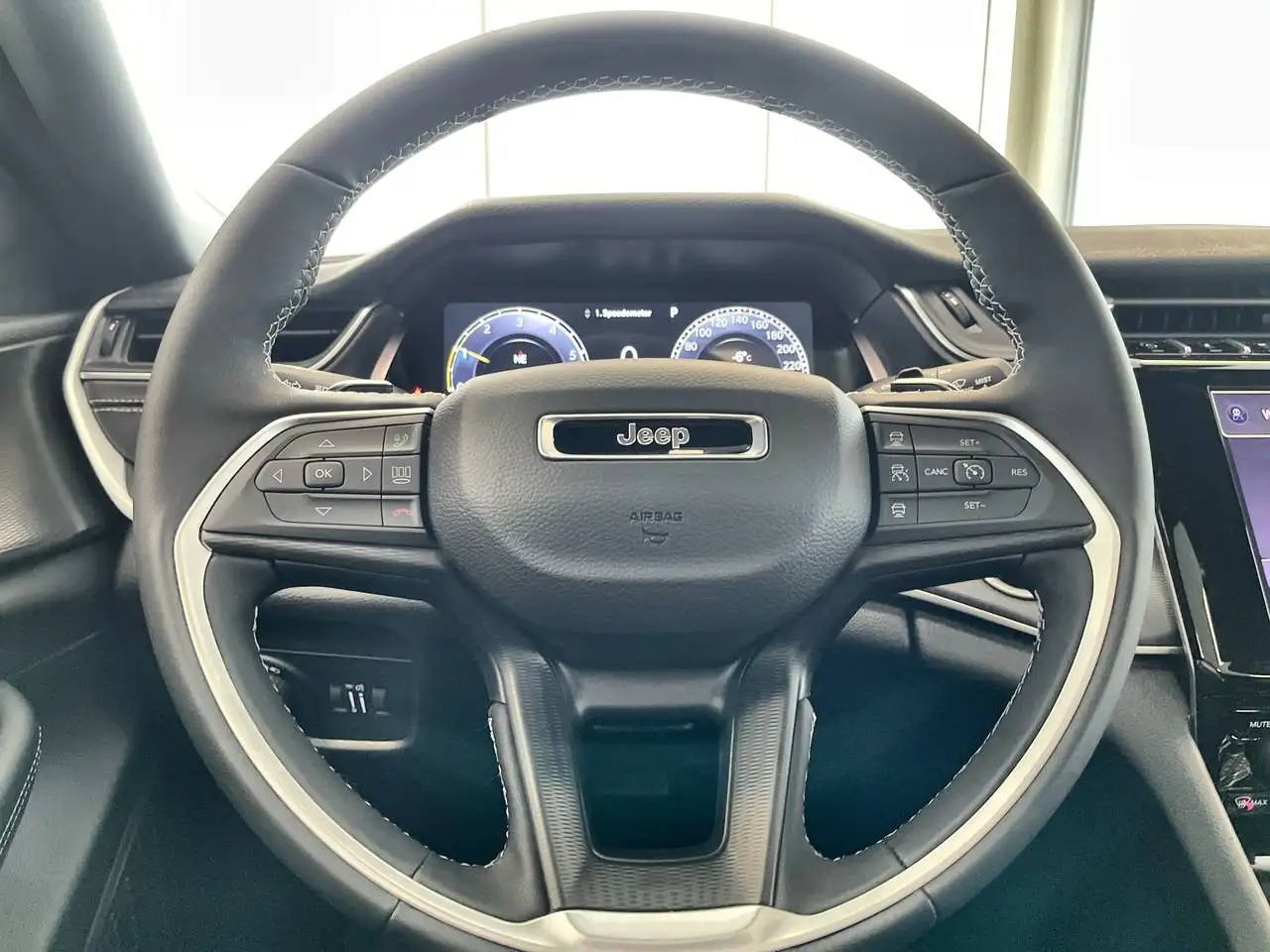 Jeep Grand Cherokee снимка Jeep Grand Cherokee