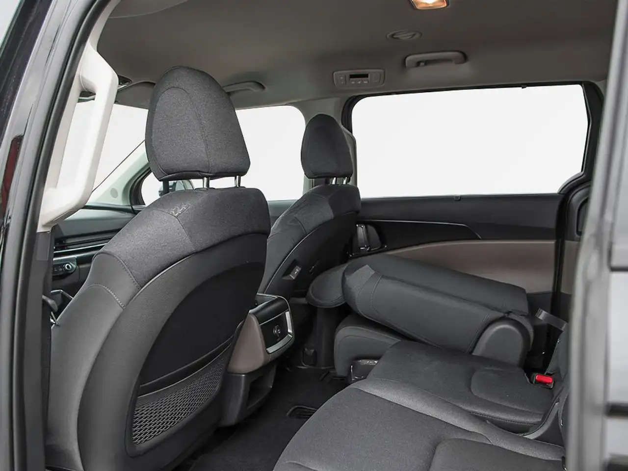 Kia Carnival снимка Kia Carnival