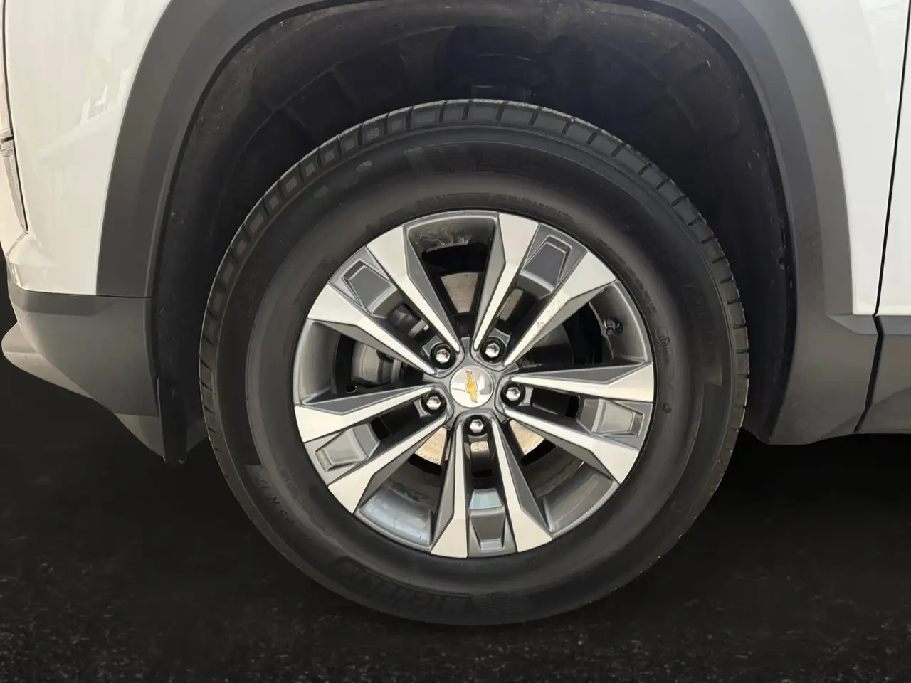Chevrolet Equinox снимка Chevrolet Equinox