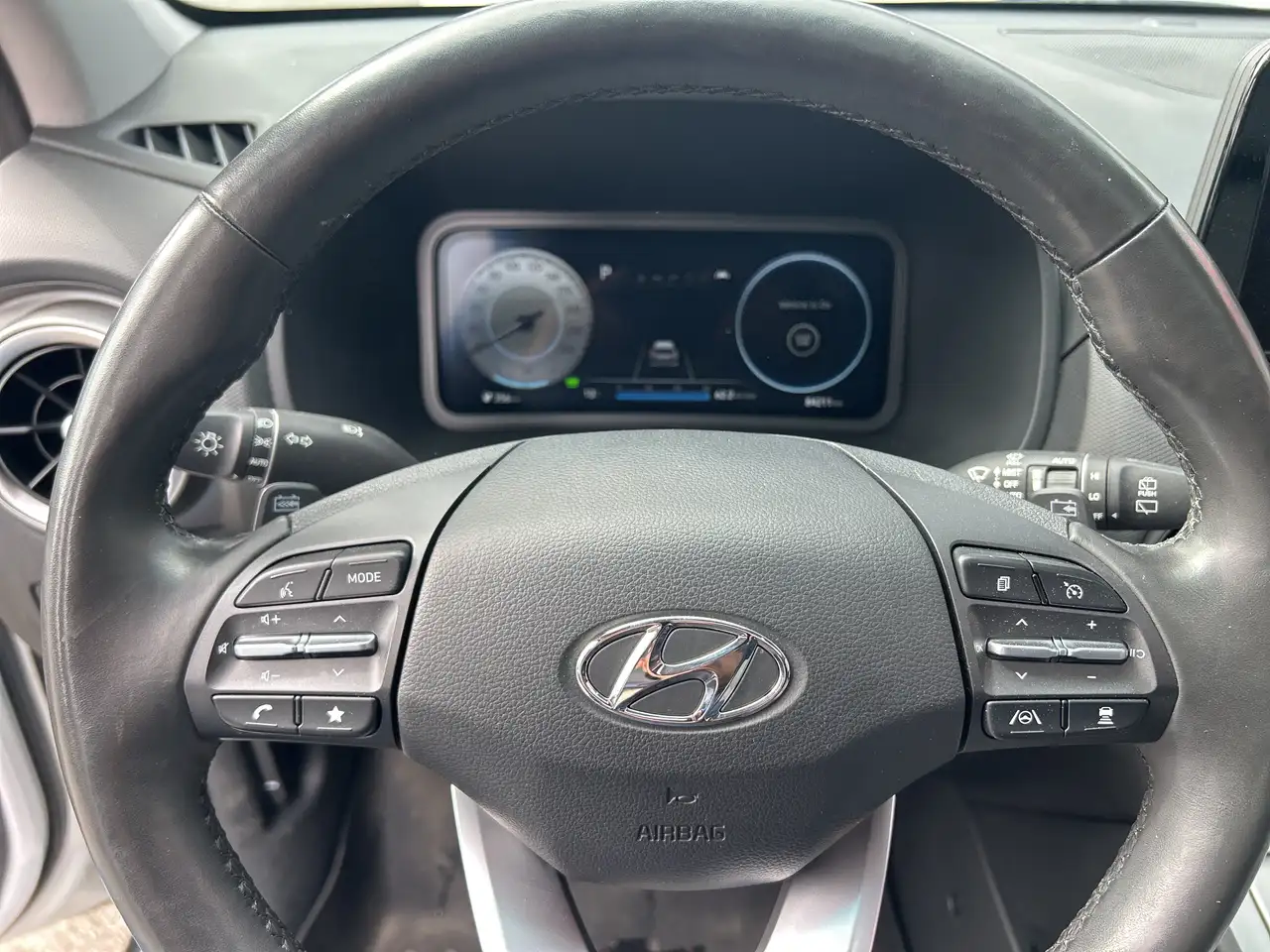 Hyundai KONA снимка Hyundai KONA