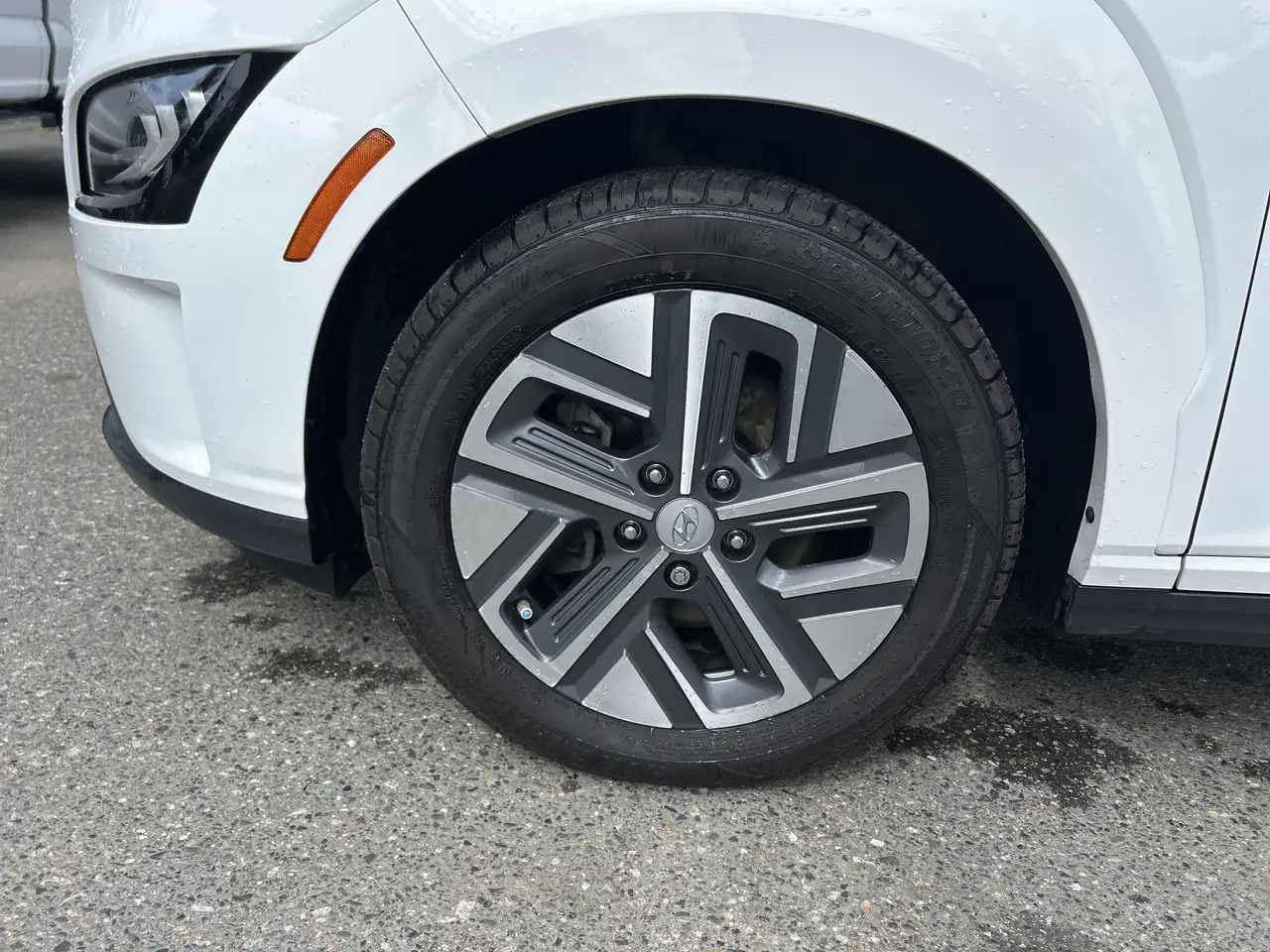 Hyundai KONA снимка Hyundai KONA