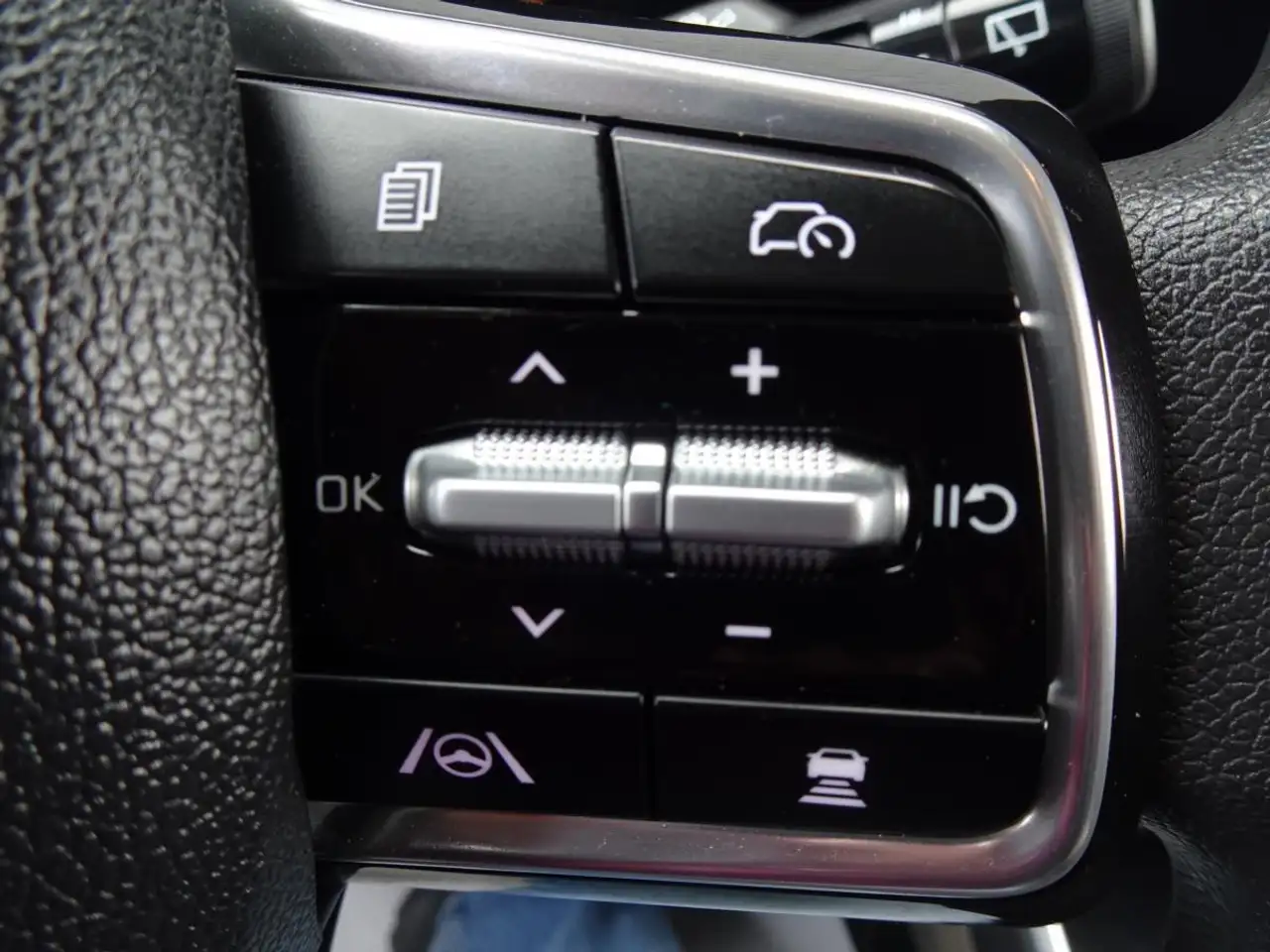 Kia Carnival снимка Kia Carnival