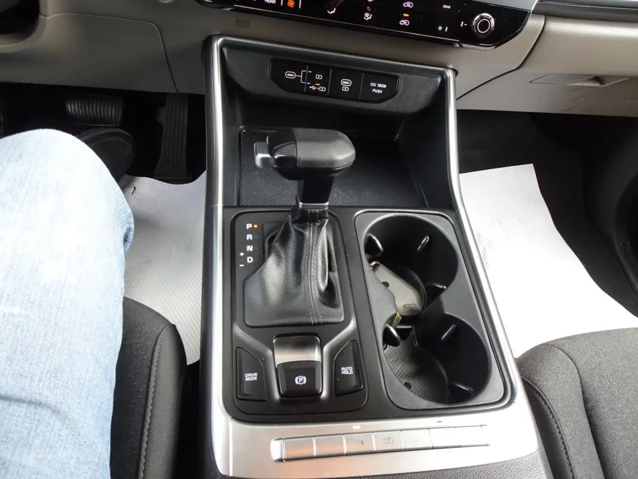 Kia Carnival снимка Kia Carnival