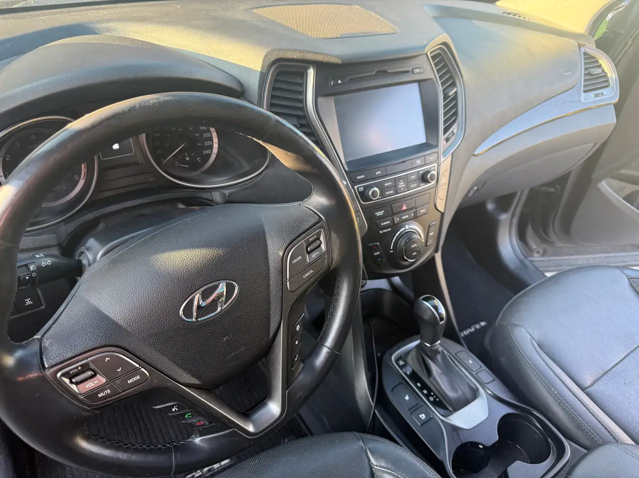 Hyundai SANTA FE снимка Hyundai SANTA FE