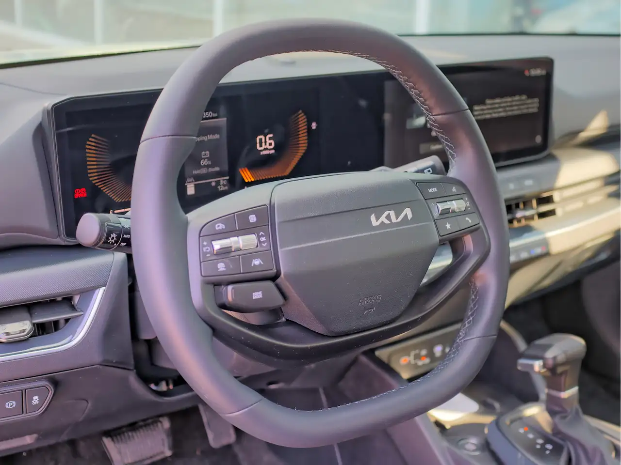 Kia K4 photo Kia K4