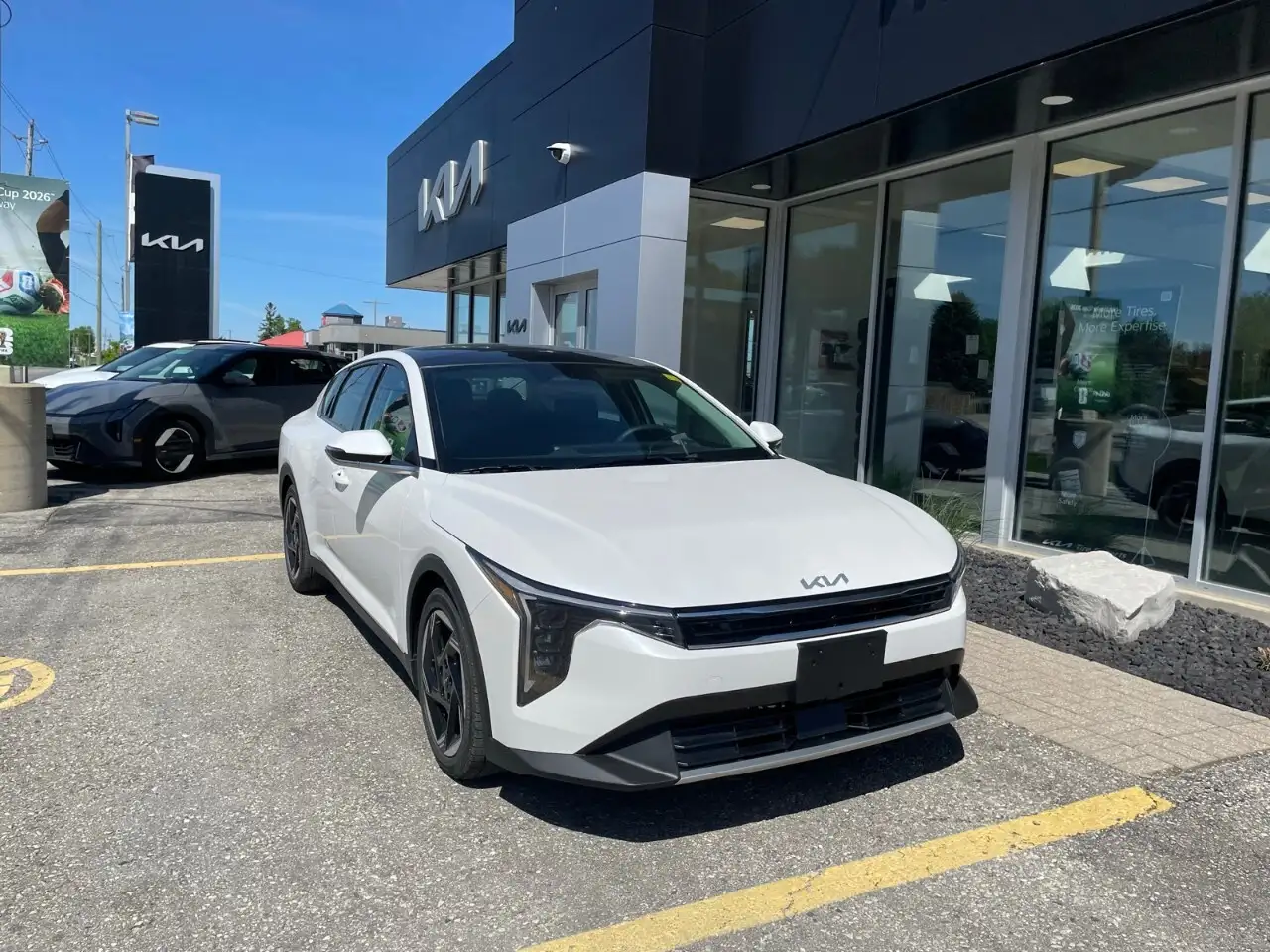 Kia K4 снимка Kia K4