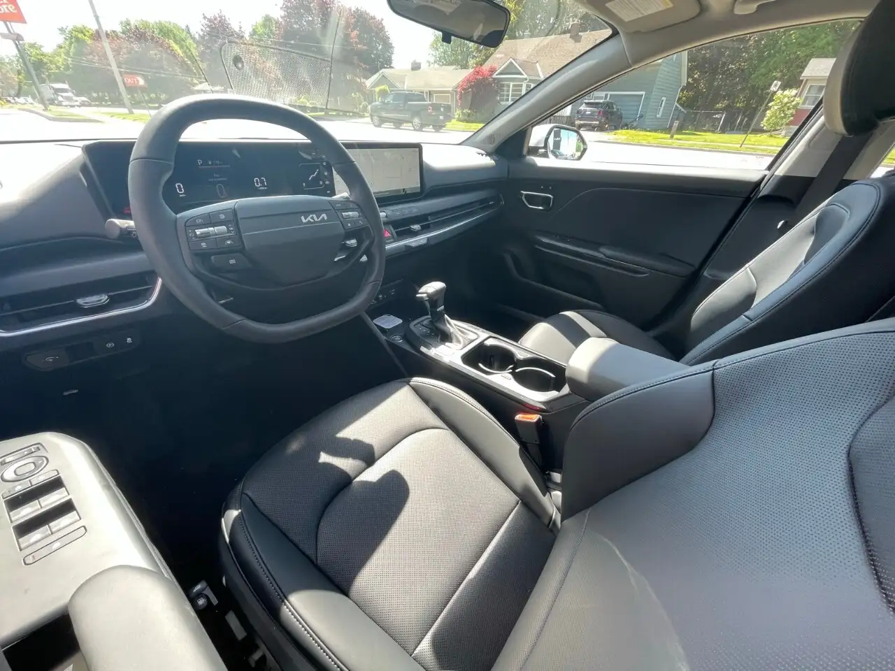 Kia K4 снимка Kia K4