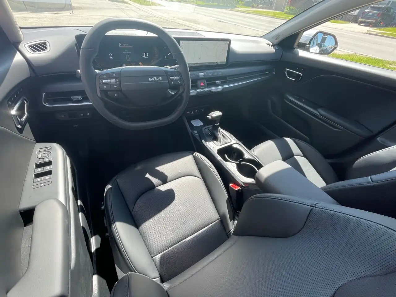 Kia K4 снимка Kia K4