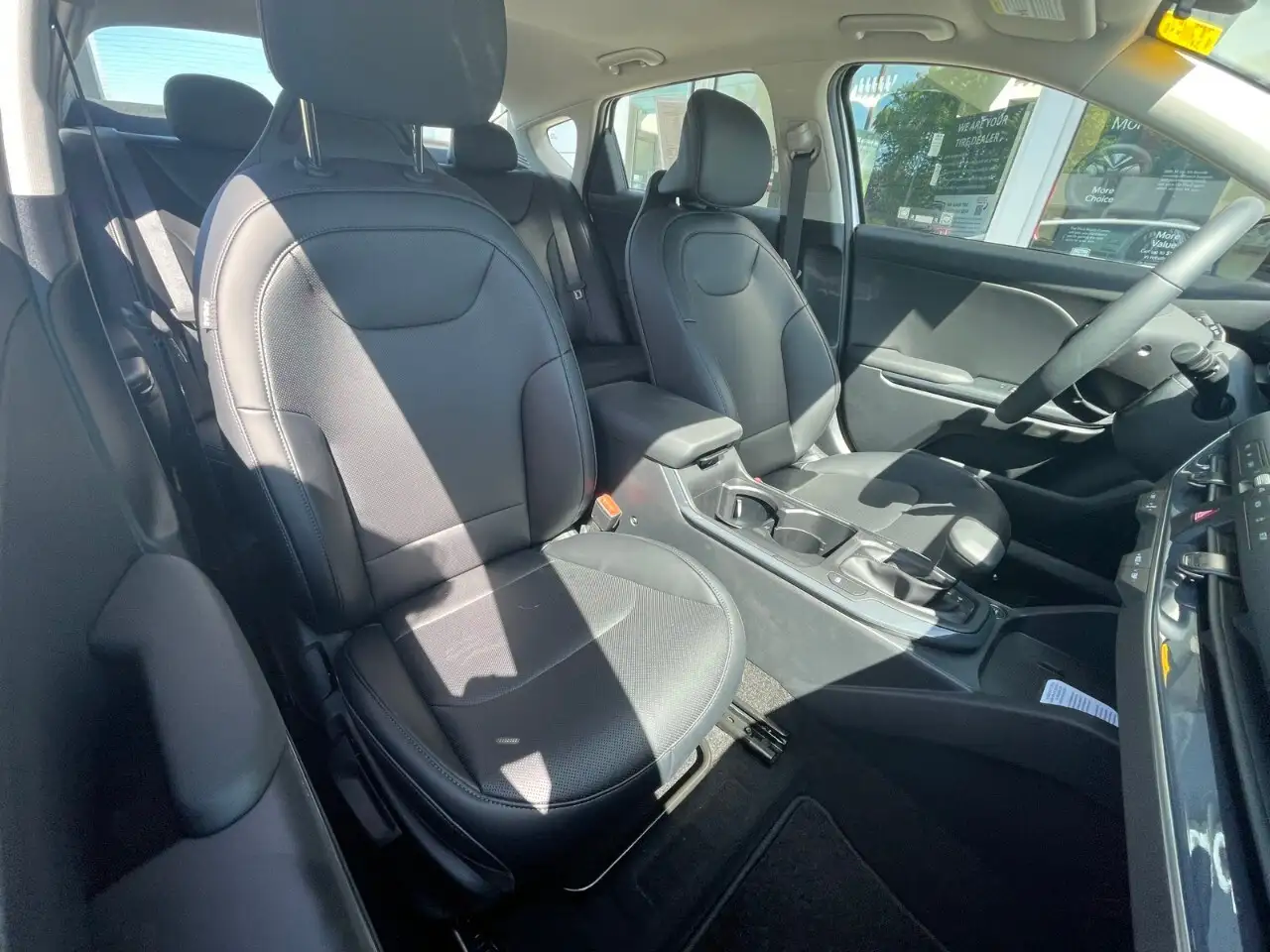 Kia K4 снимка Kia K4