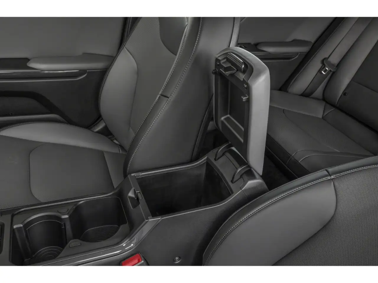 Kia K4 снимка Kia K4