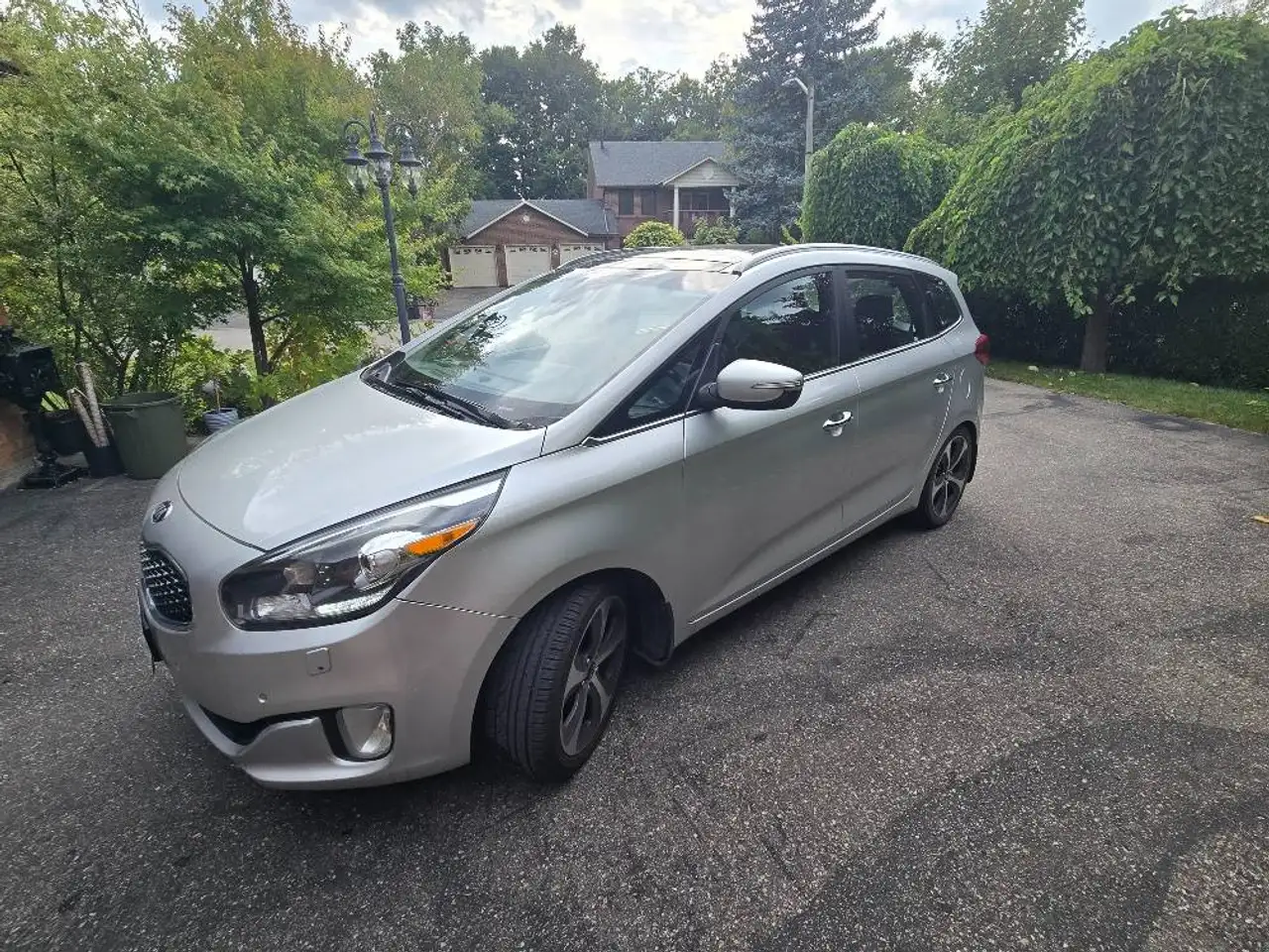 2014 Kia Rondo
