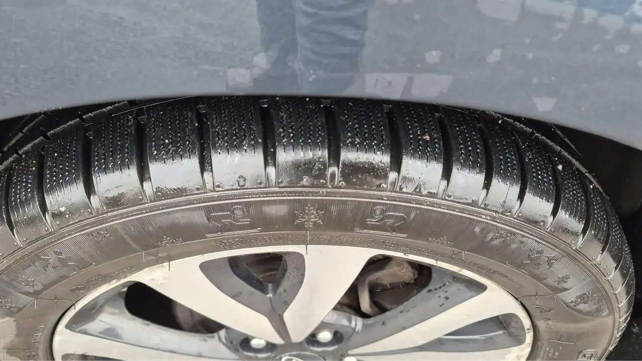 Kia Rondo снимка Kia Rondo