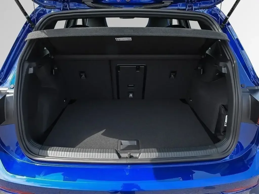 Volkswagen Golf R снимка Volkswagen Golf R