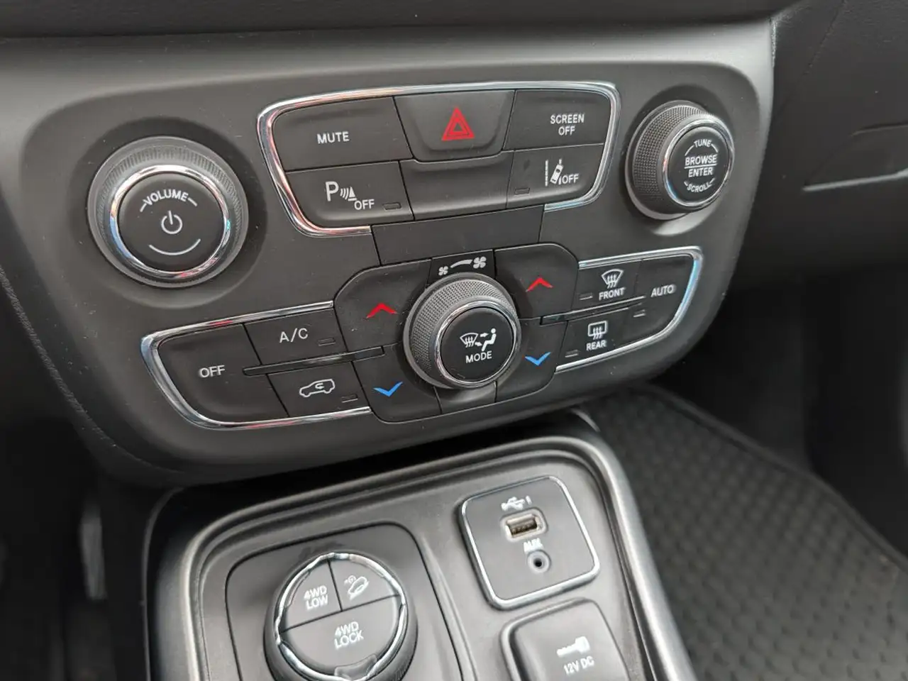 Jeep Compass снимка Jeep Compass
