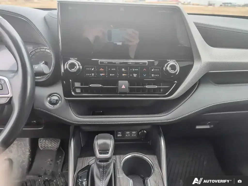 Toyota Highlander снимка Toyota Highlander