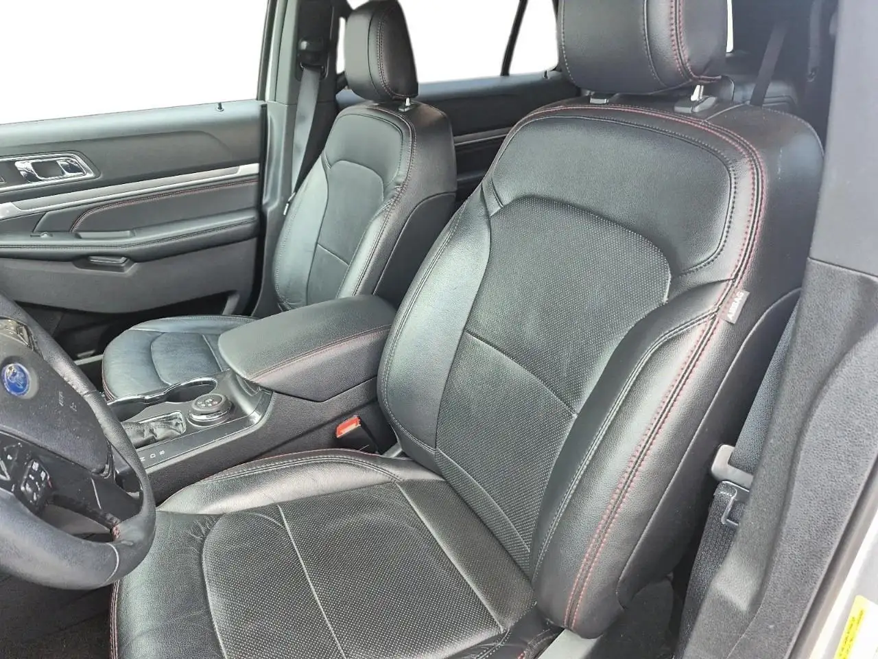 Ford Explorer снимка Ford Explorer