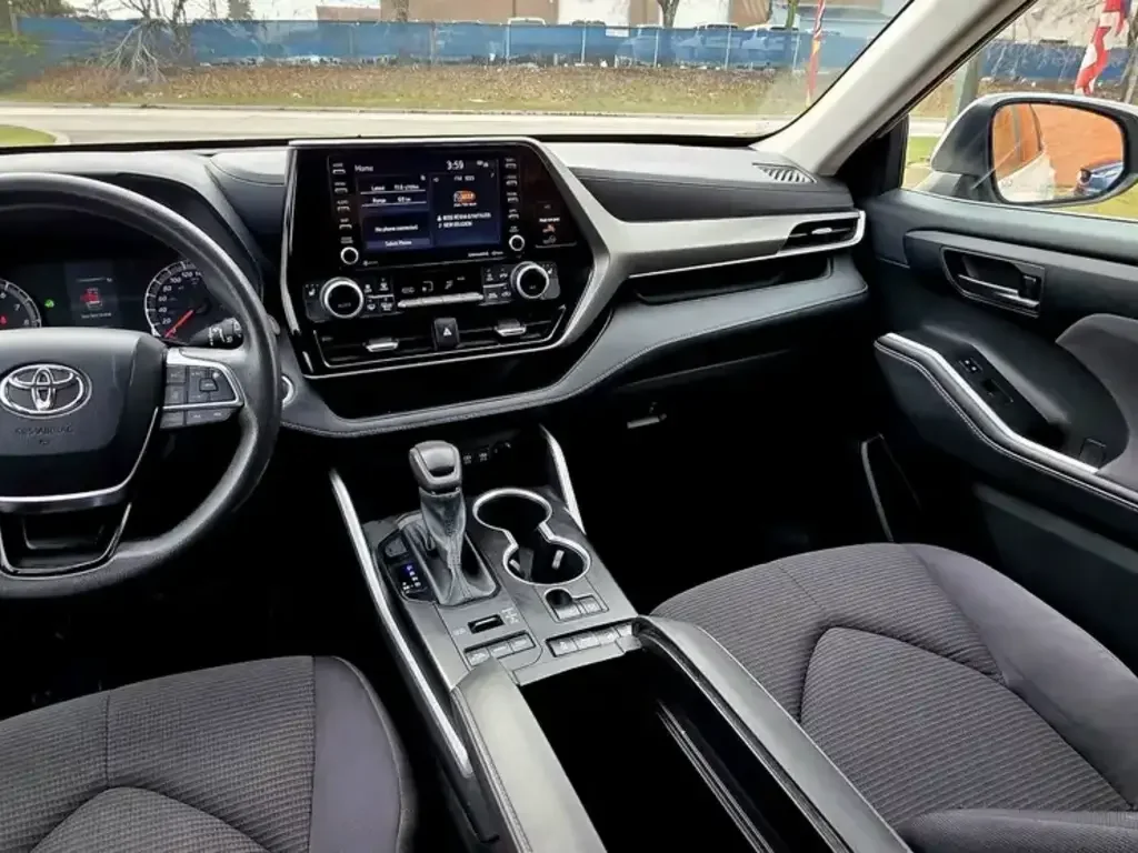 Toyota Highlander снимка Toyota Highlander