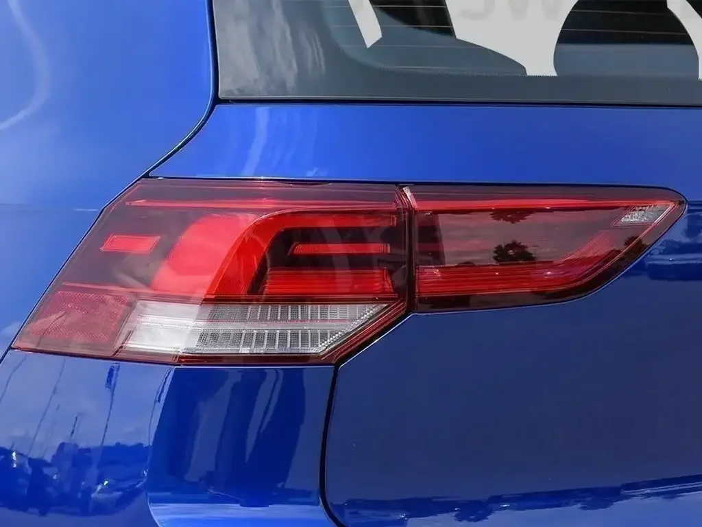 Volkswagen Golf R снимка Volkswagen Golf R