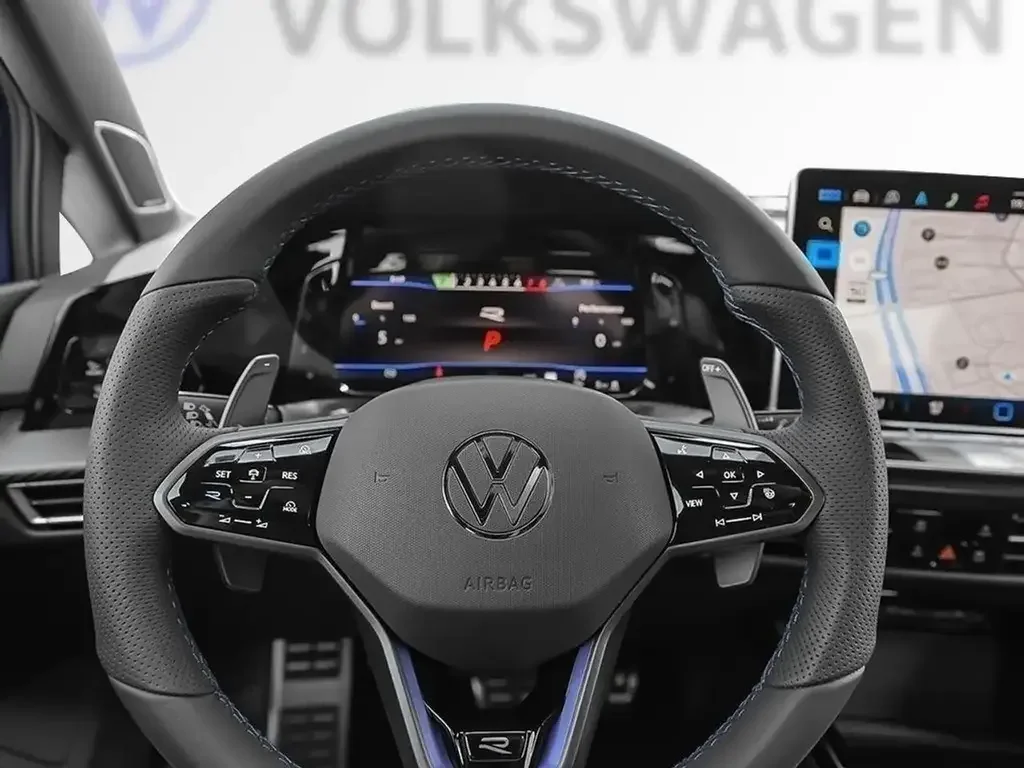 Volkswagen Golf R снимка Volkswagen Golf R