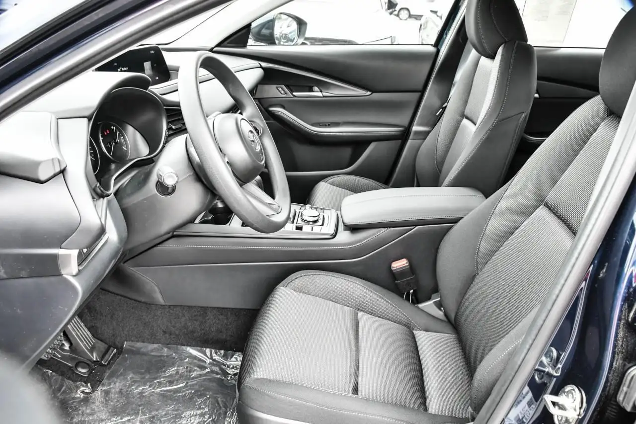 Mazda CX-30 photo Mazda CX-30