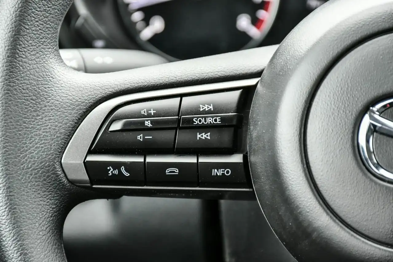 Mazda CX-30 photo Mazda CX-30