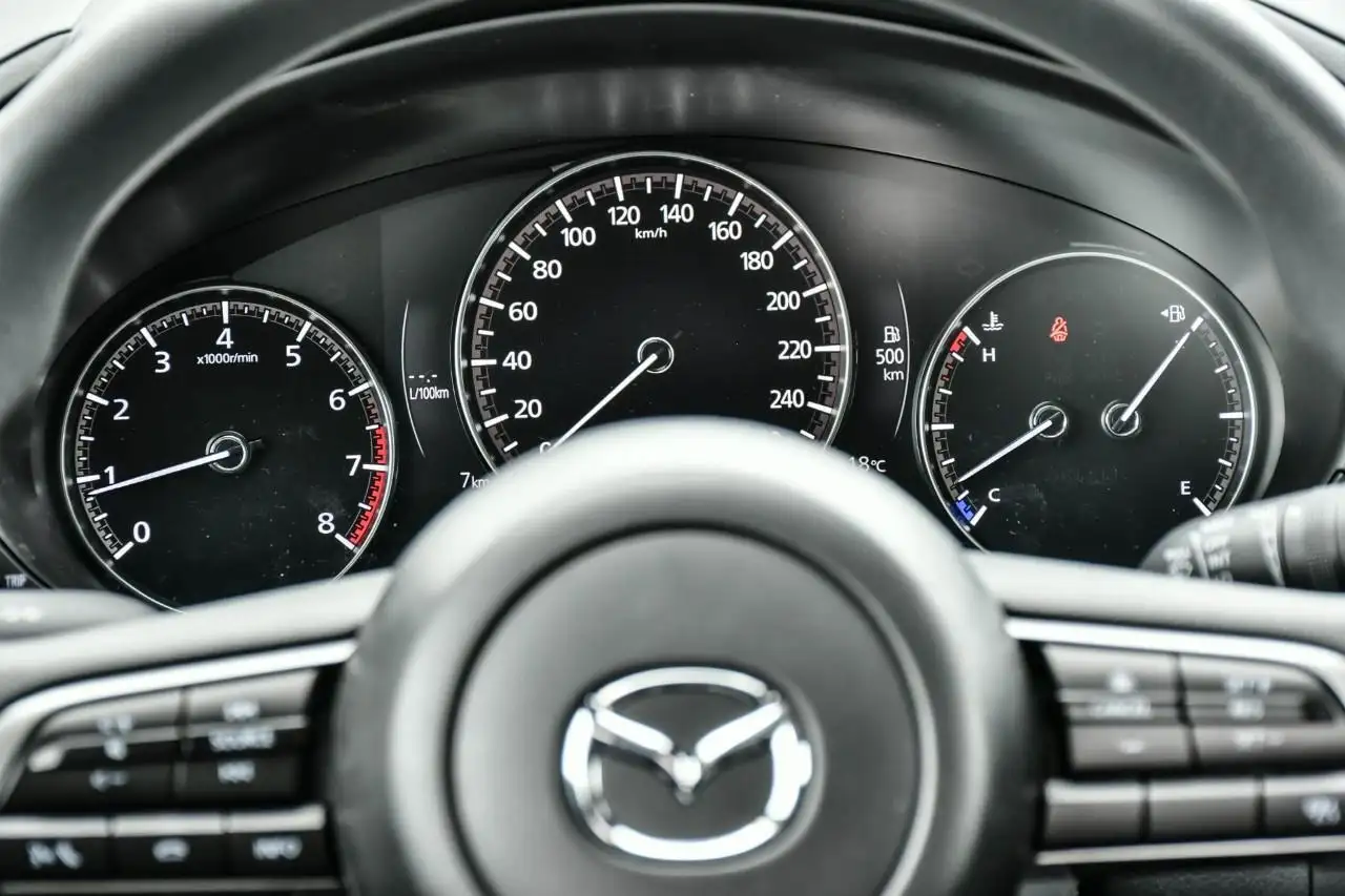 Mazda CX-30 photo Mazda CX-30