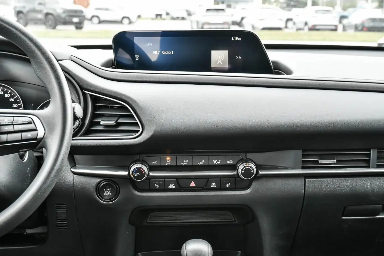 Mazda CX-30 photo Mazda CX-30