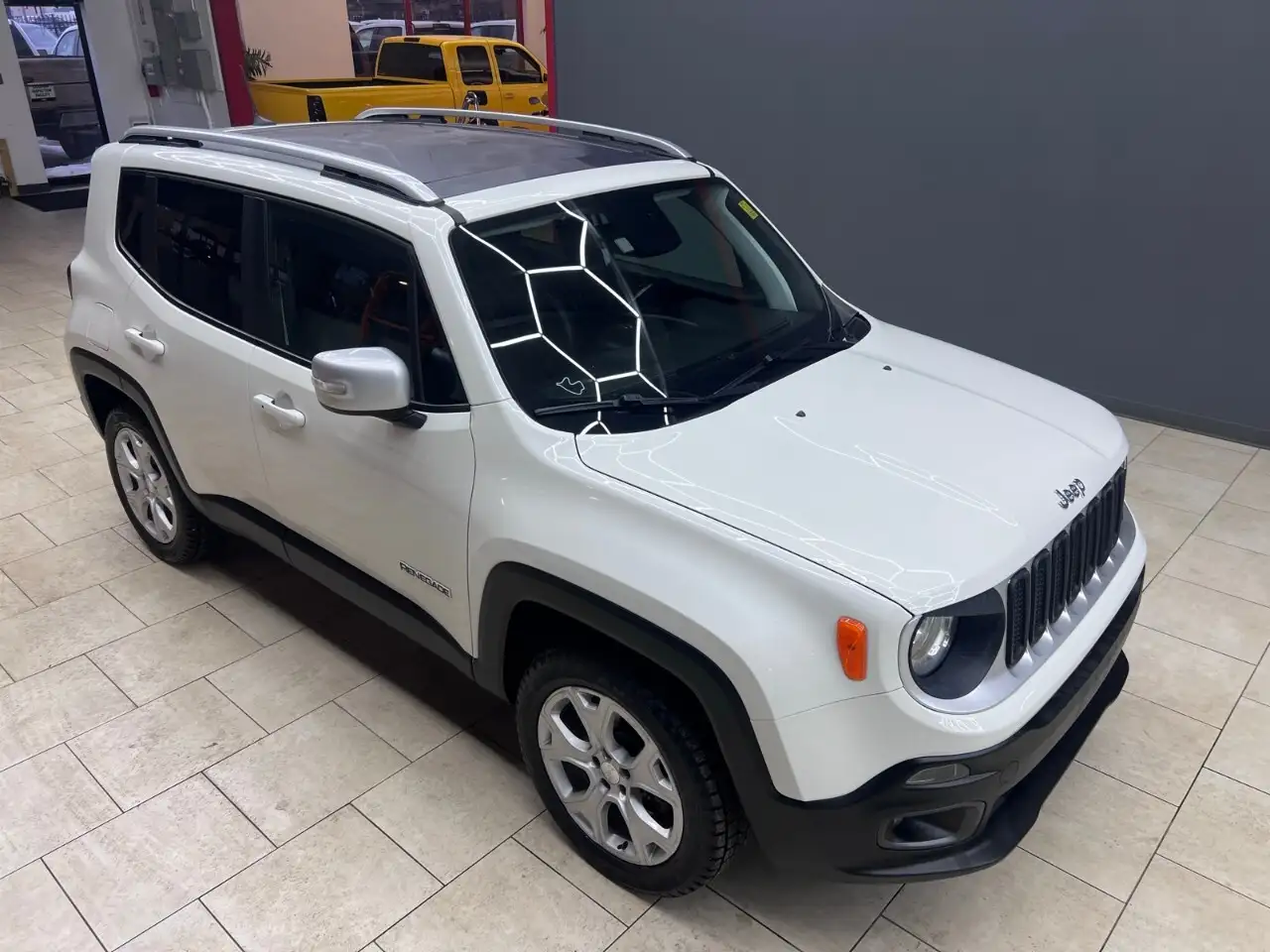 Jeep Renegade снимка Jeep Renegade