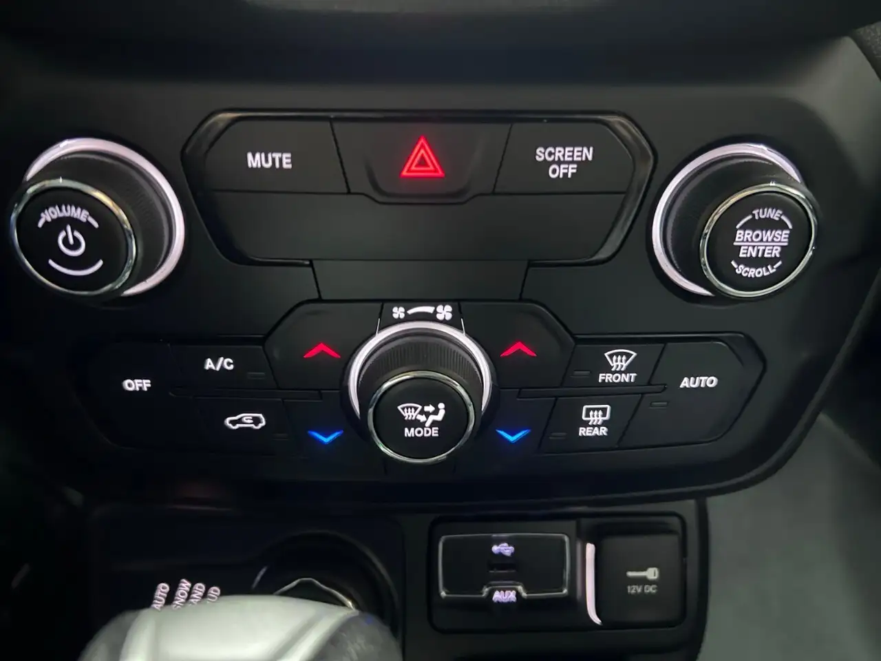 Jeep Renegade снимка Jeep Renegade