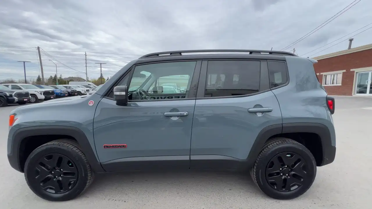 Jeep Renegade снимка Jeep Renegade