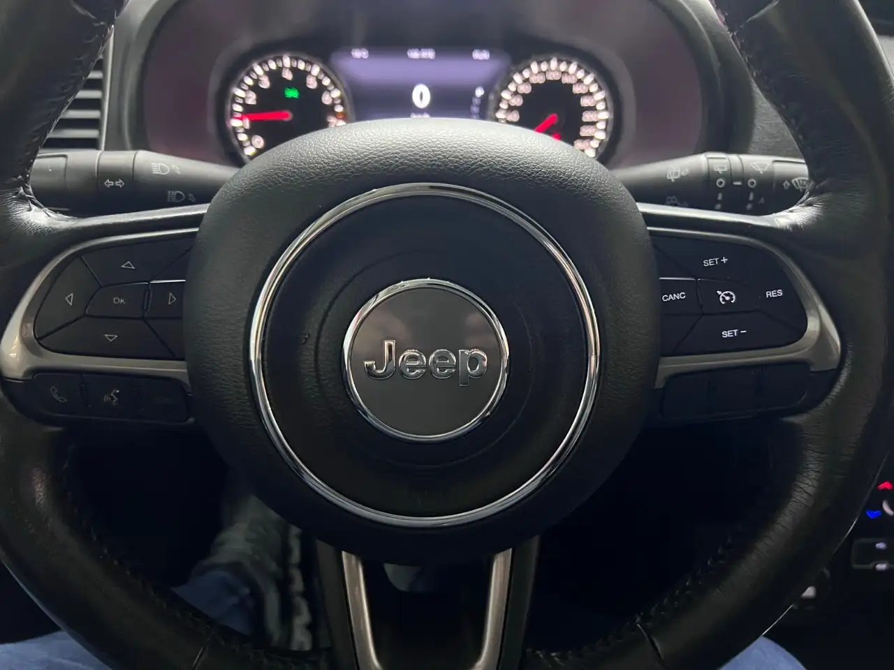 Jeep Renegade снимка Jeep Renegade