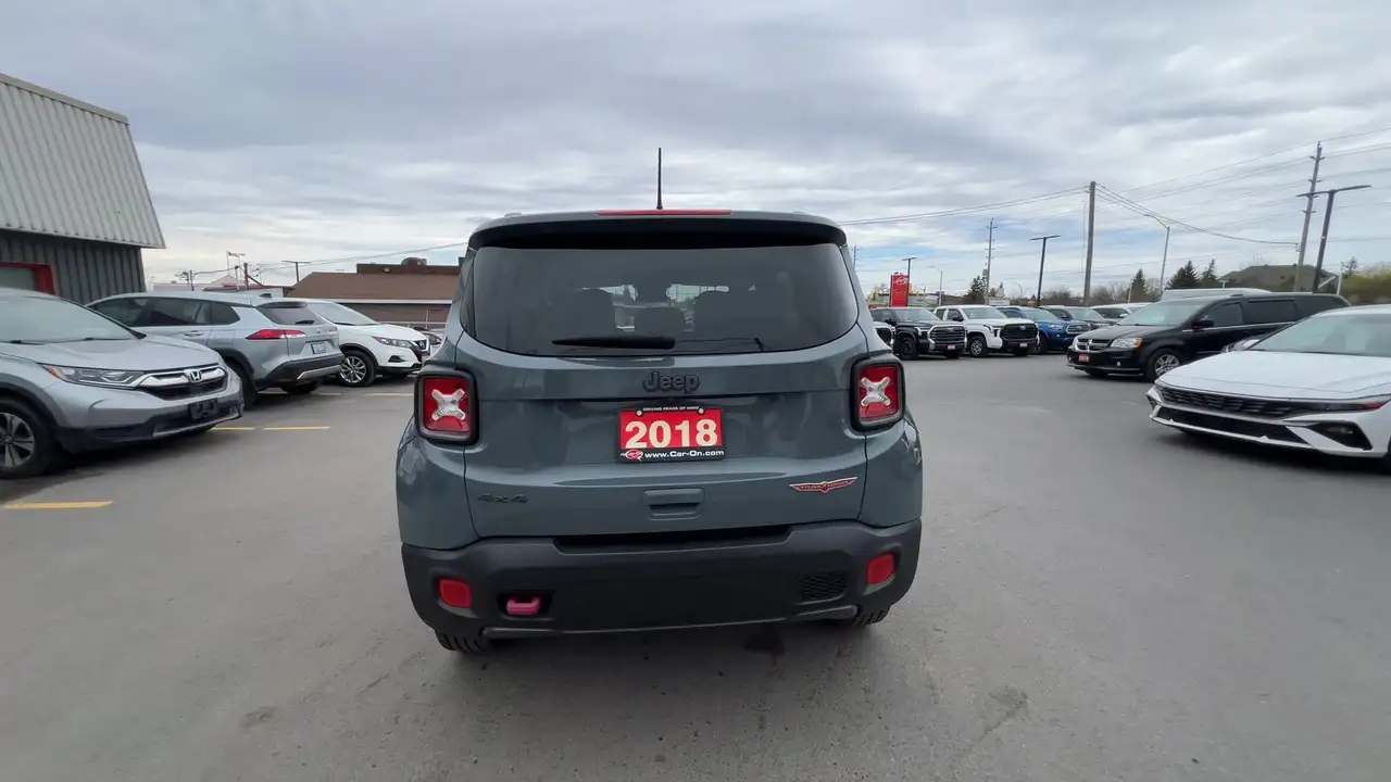 Jeep Renegade снимка Jeep Renegade