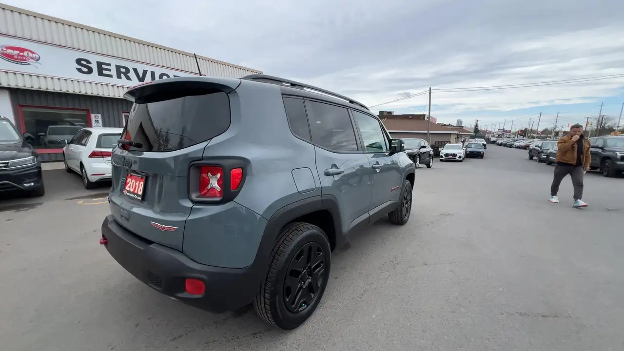 Jeep Renegade снимка Jeep Renegade