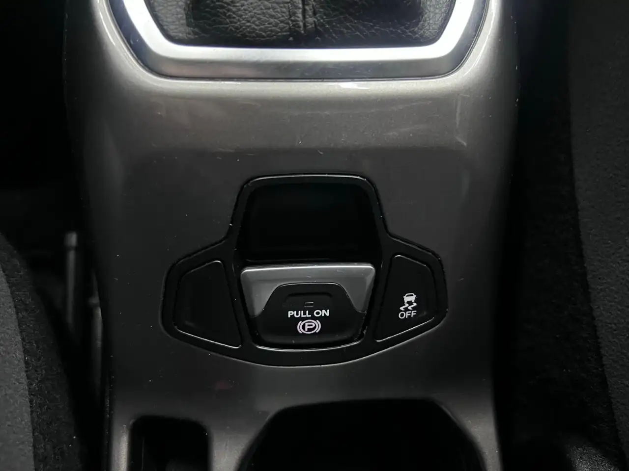 Jeep Renegade снимка Jeep Renegade