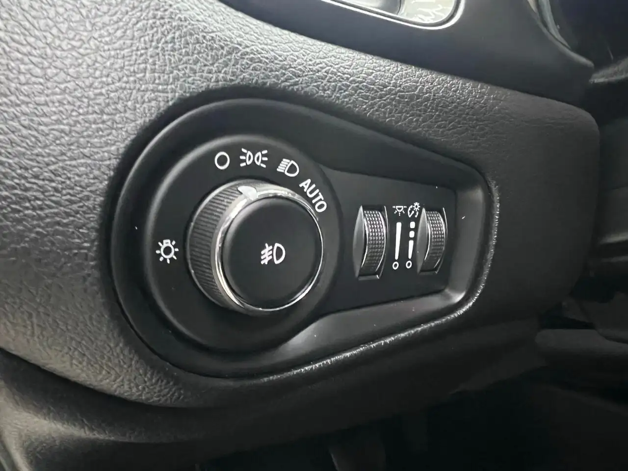 Jeep Renegade снимка Jeep Renegade