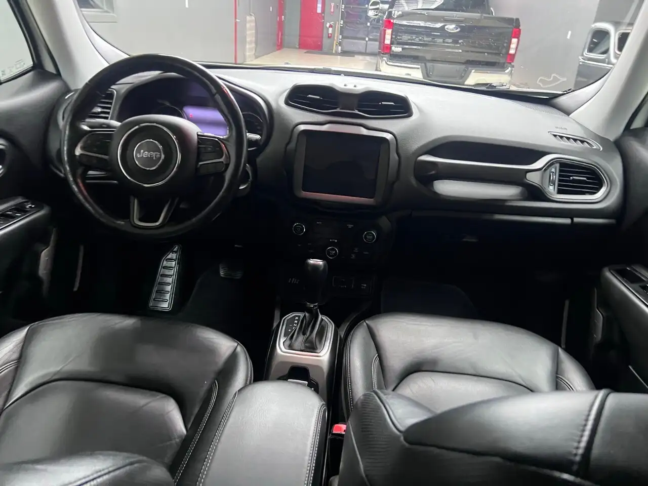 Jeep Renegade снимка Jeep Renegade
