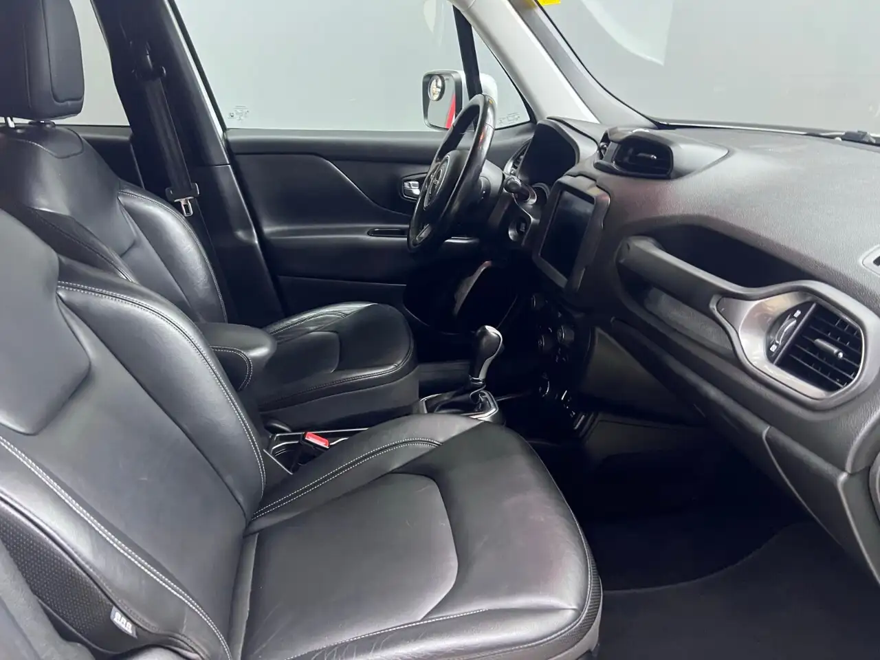 Jeep Renegade снимка Jeep Renegade