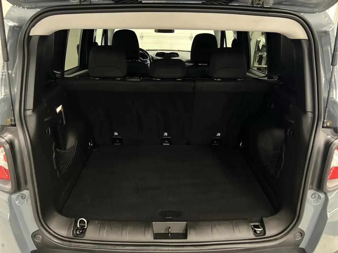 Jeep Renegade снимка Jeep Renegade
