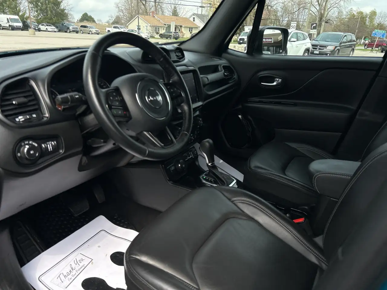 Jeep Renegade снимка Jeep Renegade