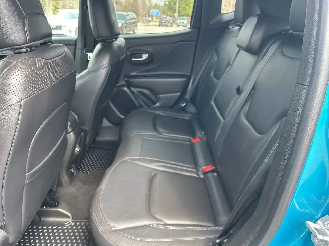 Jeep Renegade снимка Jeep Renegade